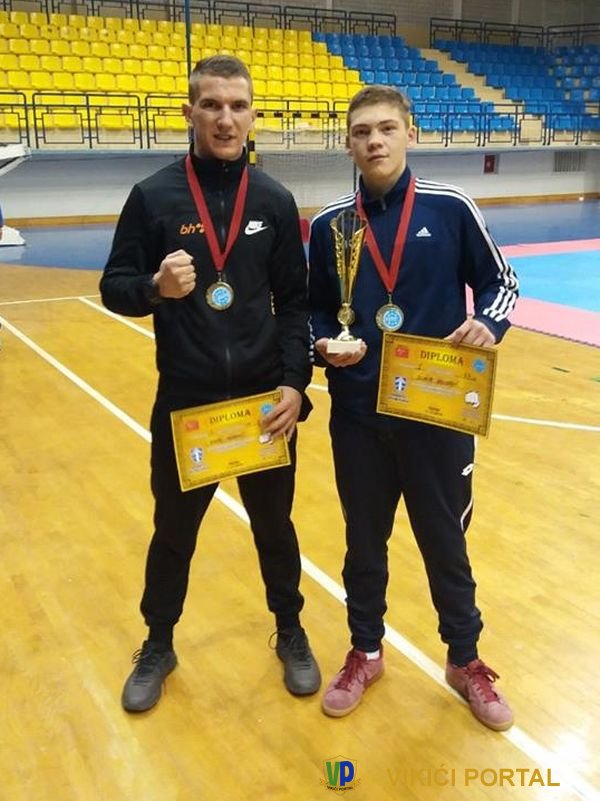 Rasim Alunović i Almir Mujagić na turniru "Zlatni kik bokser Pljevlja"
