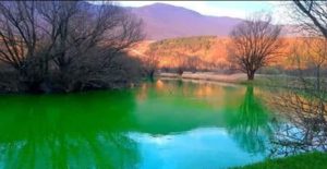 tamno zelena boja rijeke Klokot 12. mart 2020. godine